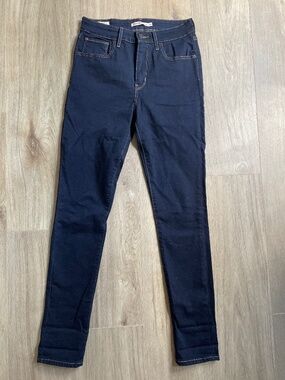 Levi's 721 High Rise Skinny Jeans Dark Wash - Size 28x30